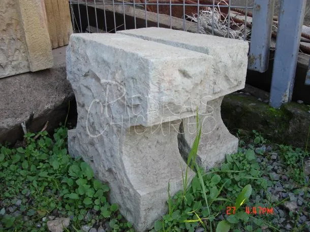 Patas de mesa en piedra— foto 2